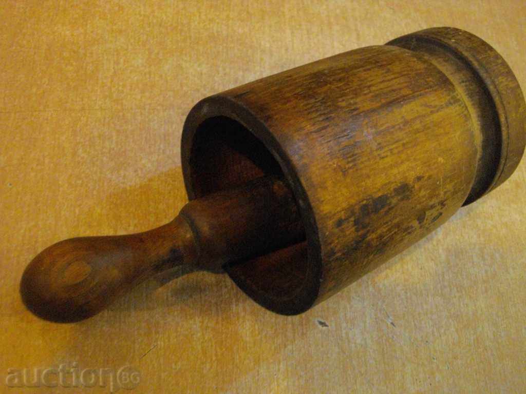 Delivery of Old wooden hawk - 3 Delivery of Old wooden hawk - 3