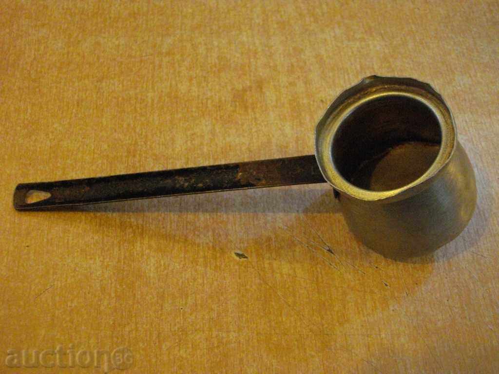 Джезве за кафе алуминиево старо с цена 3.00 лв. | € 1.53 Джезве за кафе алуминиево старо с цена 3.00 лв. | € 1.53