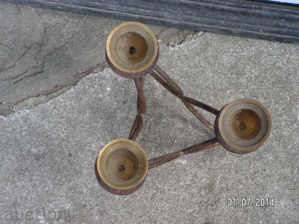 Licitație 3546. Sfeșnic BRONZ Sex în Trei Licitație 3546. Sfeșnic BRONZ Sex în Trei