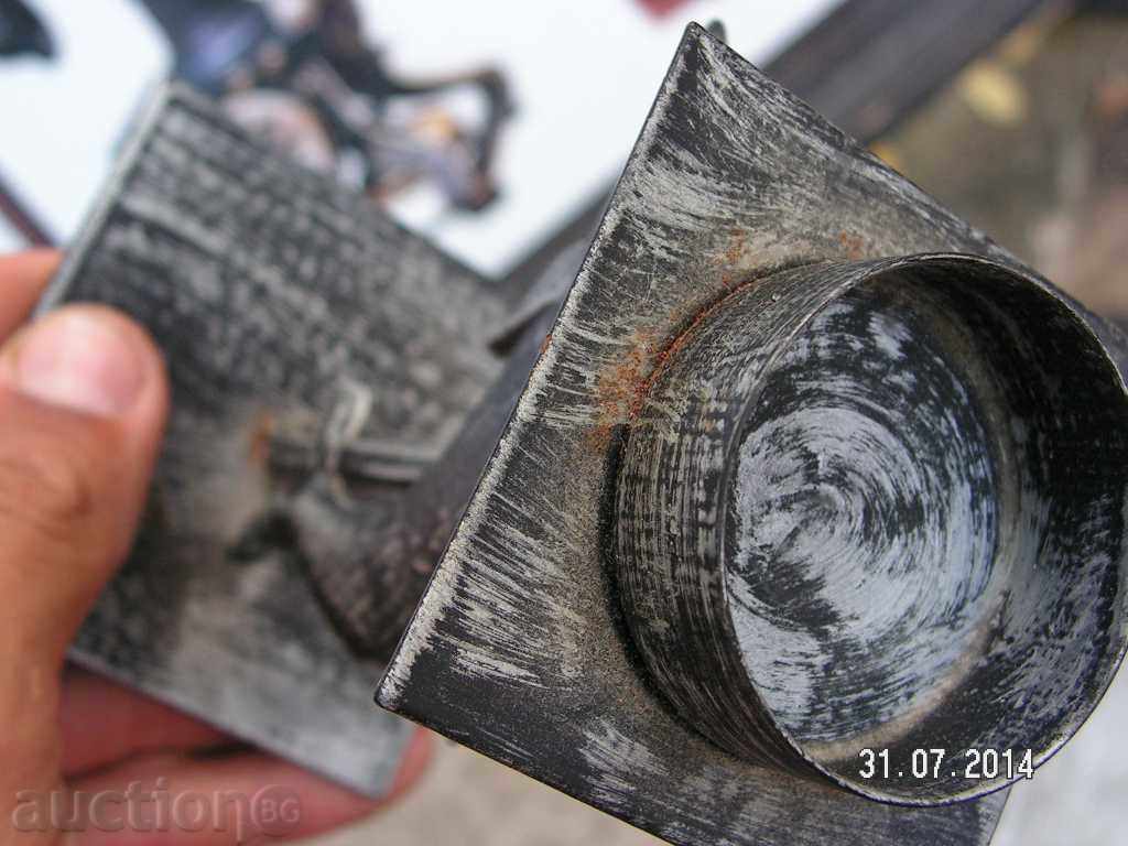 Licitație 3547. Sfeșnic METAL DOLPHIN Licitație 3547. Sfeșnic METAL DOLPHIN