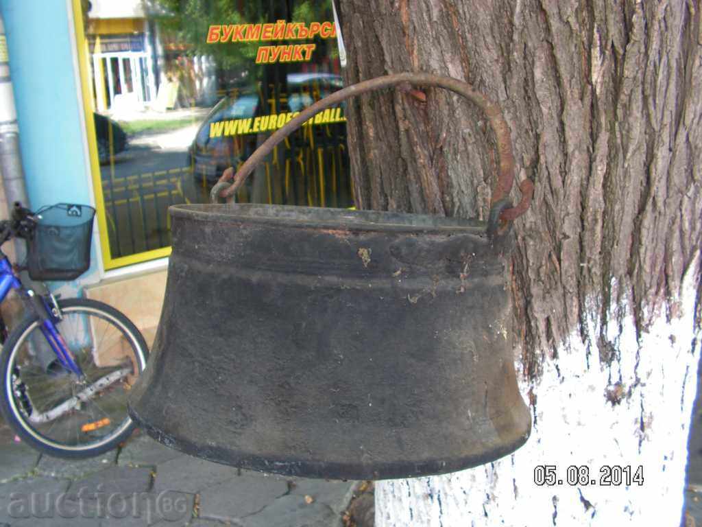 Delivery of 3580. LARGE BAKER PIRATES CALEDISED HONEY AROUND 35 LITERS 5 K Delivery of 3580. LARGE BAKER PIRATES CALEDISED HONEY AROUND 35 LITERS 5 K