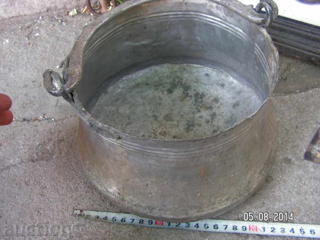 3581. SMALL BAKERY MALE CALEDED INTO AND OUT with price 30.00 BGN | € 15.34