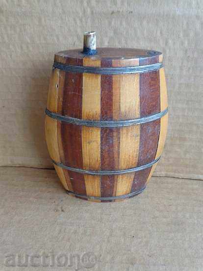 Old pepper, barrel, keg, bucket, vase, wooden