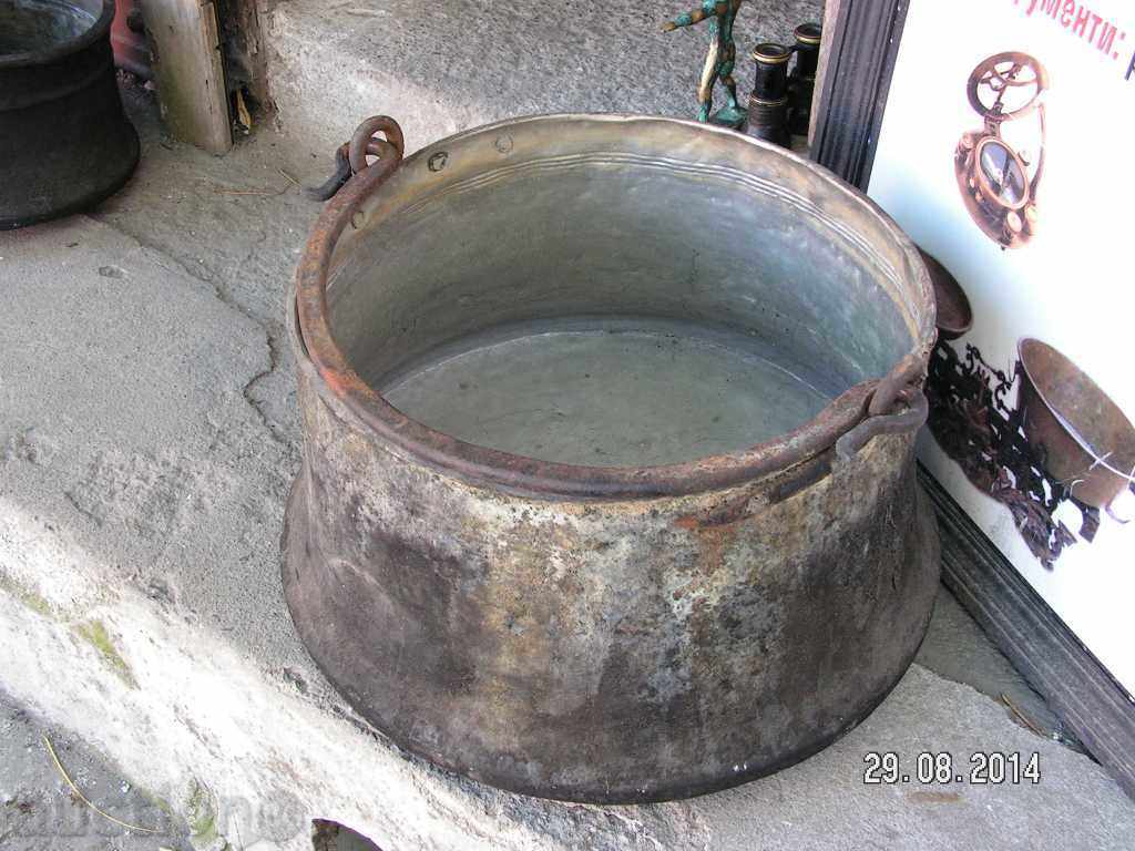 3647. BIG MEDIAC PIRATES CALEDIDISAN AROUND 60 LITERS with price 90.00 BGN | € 46.02 3647. BIG MEDIAC PIRATES CALEDIDISAN AROUND 60 LITERS with price 90.00 BGN | € 46.02