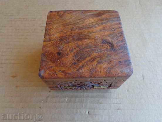 Delivery of Old walnut box with carved jewelery, jewel, ornaments Delivery of Old walnut box with carved jewelery, jewel, ornaments