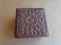 cutie de nuc bijuterii vechi filetate, bijuterii