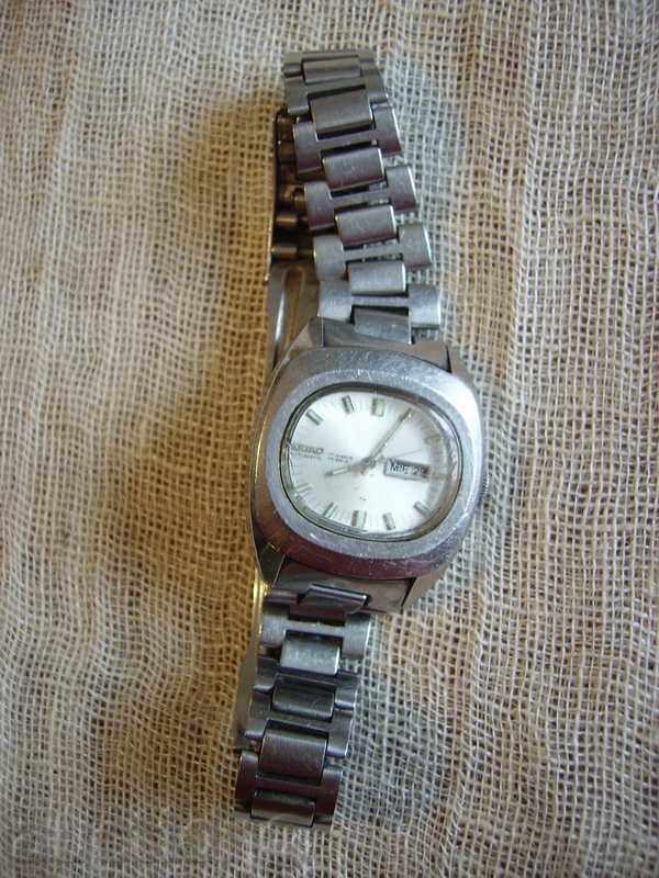 Auction I sell ladies big watch Seiko Auction I sell ladies big watch Seiko