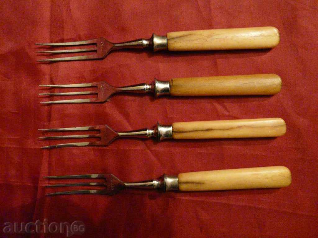 Delivery of antique forks - 4 pcs. -Nat.bone, steel Delivery of antique forks - 4 pcs. -Nat.bone, steel