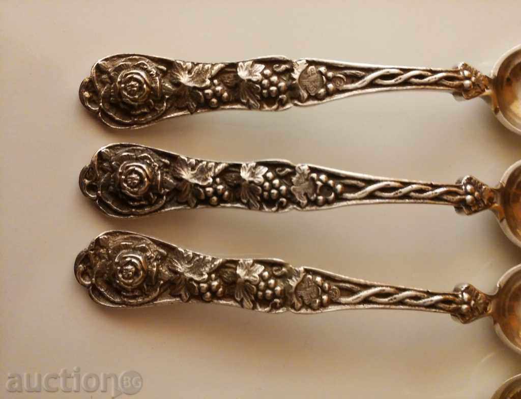 SILVER SPOONS with price 999.00 BGN | € 510.78