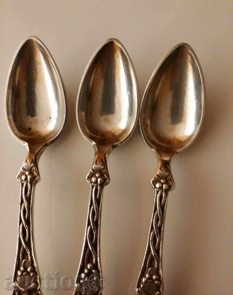 Auction  SILVER SPOONS