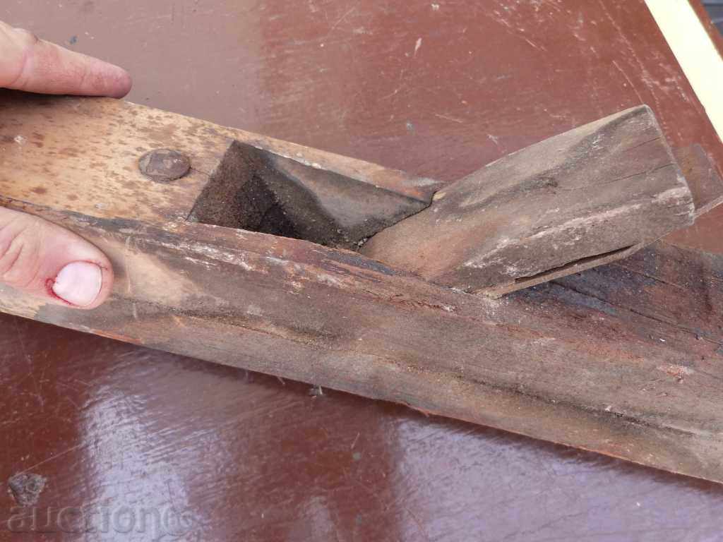 4423. GOLDEN OLIVE WOOD RENDE - 5 4423. GOLDEN OLIVE WOOD RENDE - 5