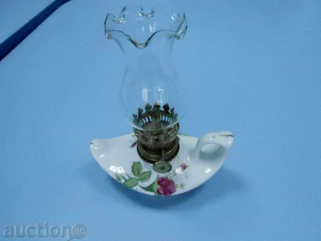 An old porcelain lamp with price 30.00 BGN | € 15.34 An old porcelain lamp with price 30.00 BGN | € 15.34