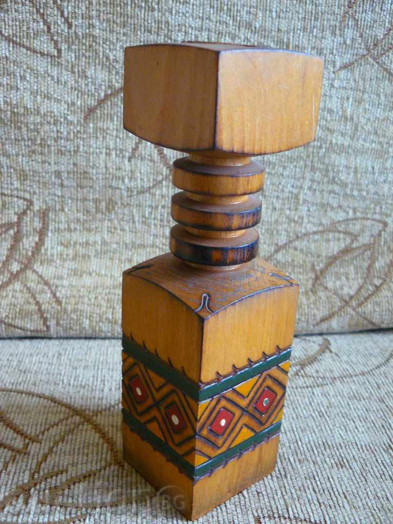 Κηροπήγιο ένα κάψιμο δέντρων με τιμή 5.00 BGN | € 2.56 Κηροπήγιο ένα κάψιμο δέντρων με τιμή 5.00 BGN | € 2.56