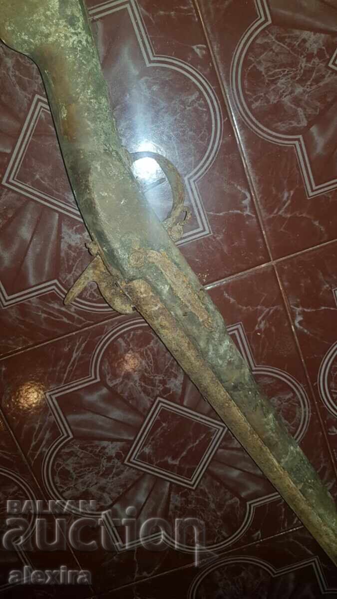 Доставка на стара армейска капсулна пушка Доставка на стара армейска капсулна пушка