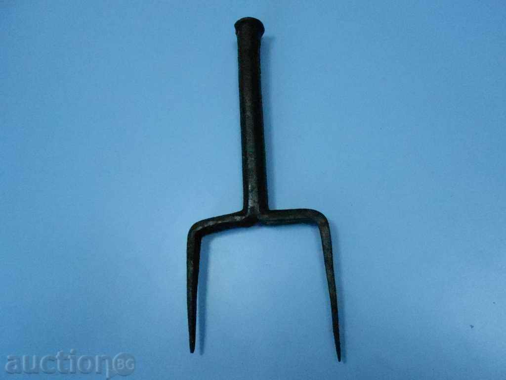 Anvil with price 5.00 BGN | € 2.56 Anvil with price 5.00 BGN | € 2.56