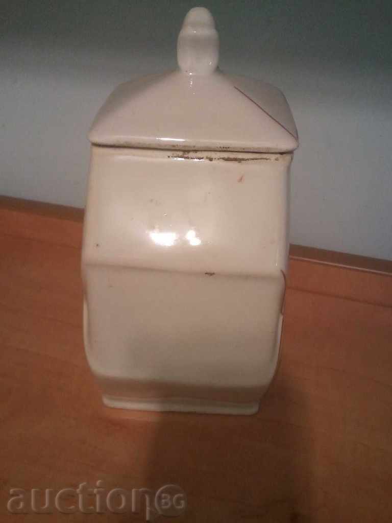 Auction porcelain jar jar EARLY SOCCER SERVICE Auction porcelain jar jar EARLY SOCCER SERVICE