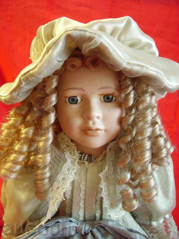 Auction  Sell ​​a collectible doll