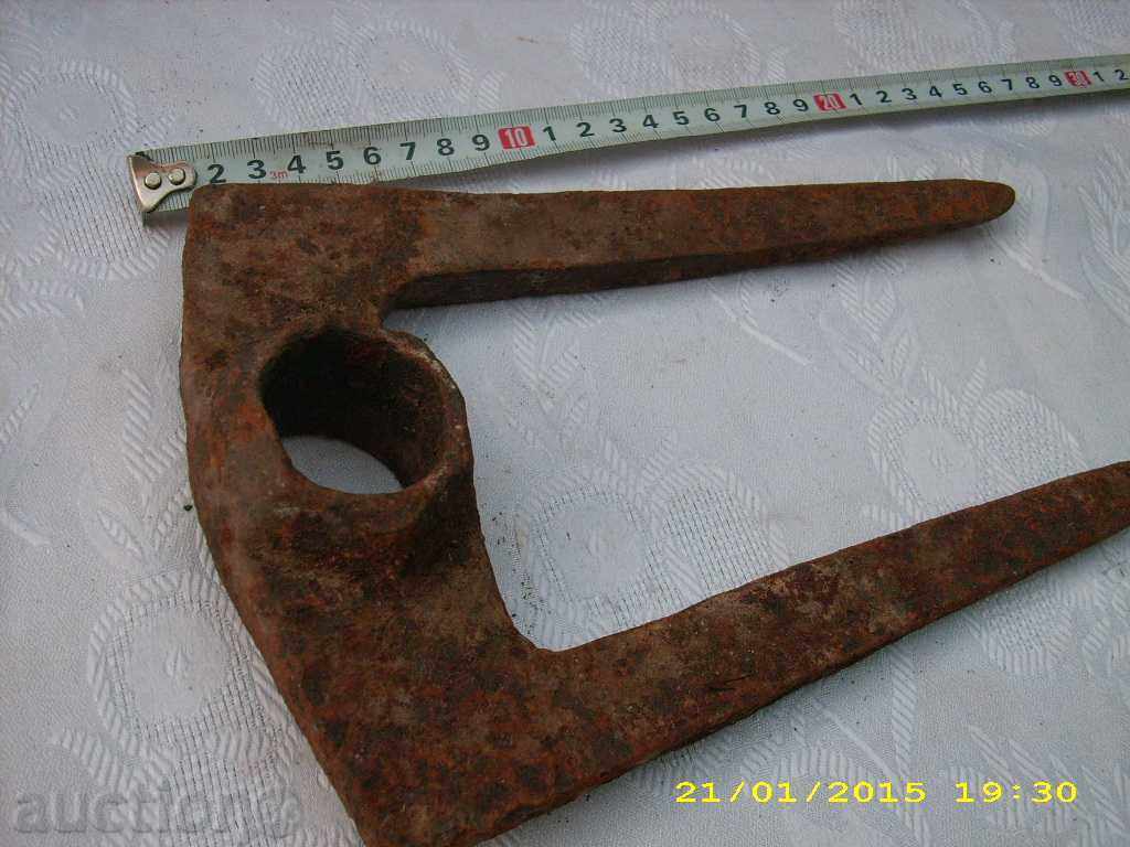 WOVEN BEARING MOSES - 6 WOVEN BEARING MOSES - 6