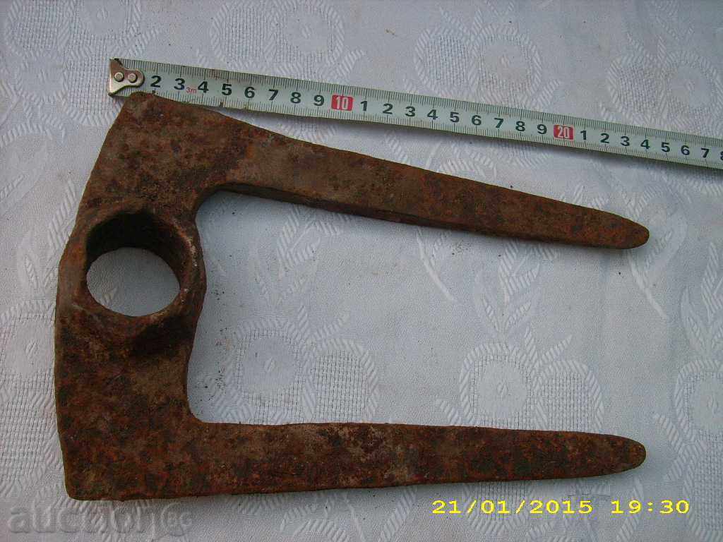 WOVEN BEARING MOSES - 7 WOVEN BEARING MOSES - 7