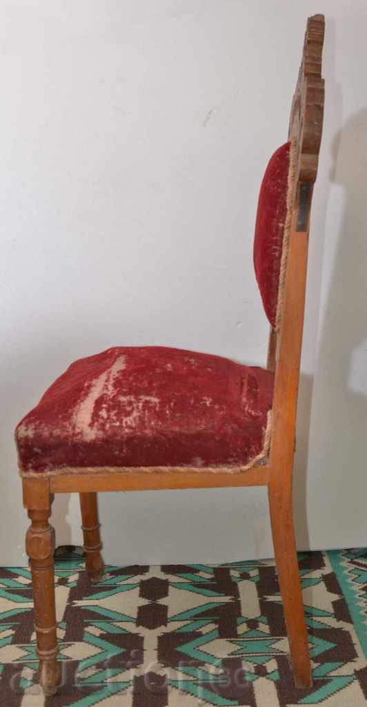 Παλιά ξύλινη καρέκλα με όμορφο σκάλισμα 2 - 5