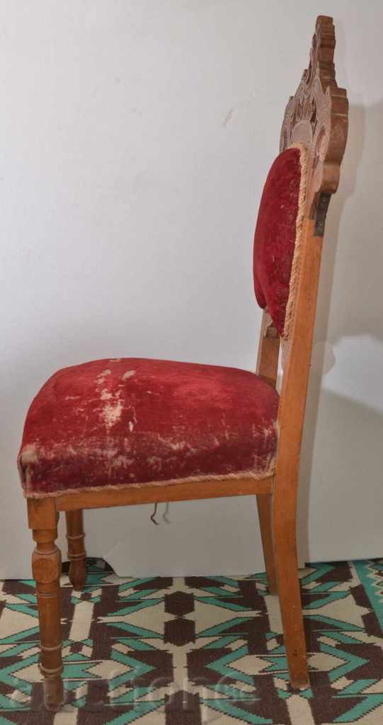 Παλιά ξύλινη καρέκλα με όμορφο σκάλισμα 1 - 5