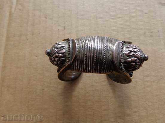 Renaissance slingshot type bracelet made of sachan, jewelry, jewelry Renaissance slingshot type bracelet made of sachan, jewelry, jewelry