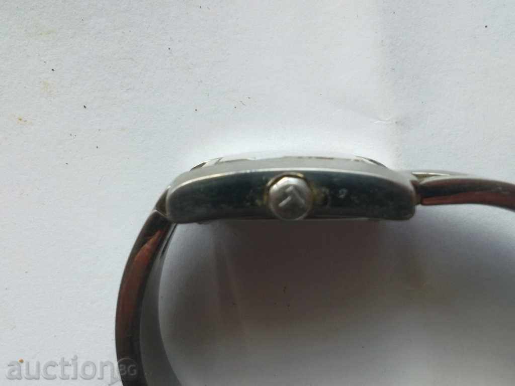 Original clock Tissot with price 120.00 BGN | € 61.36 Original clock Tissot with price 120.00 BGN | € 61.36