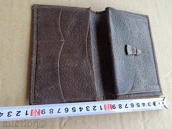 Delivery of Old leather wallet, wallet, purse, cedar Delivery of Old leather wallet, wallet, purse, cedar