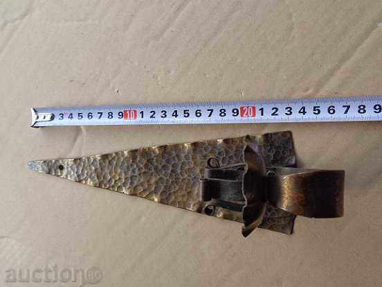 Old bronze wall candle, decor, candelabra with price 45.00 BGN | € 23.01 Old bronze wall candle, decor, candelabra with price 45.00 BGN | € 23.01