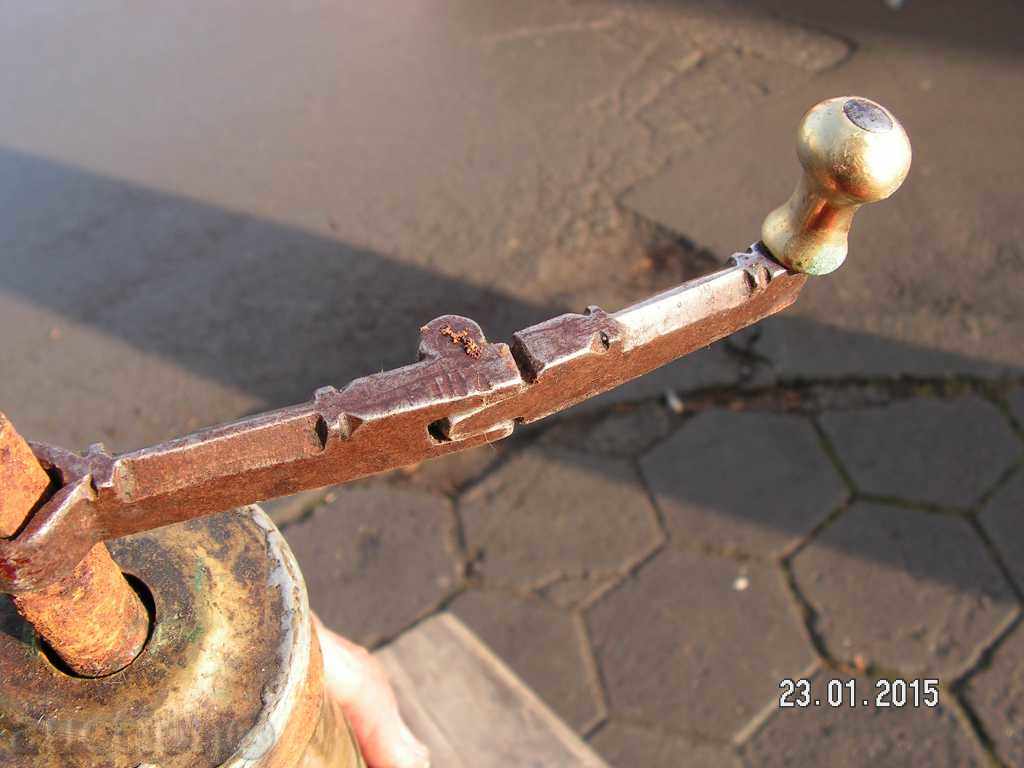 4711. OLD COFFEE MILL AND PEPPER BRONZE - 5