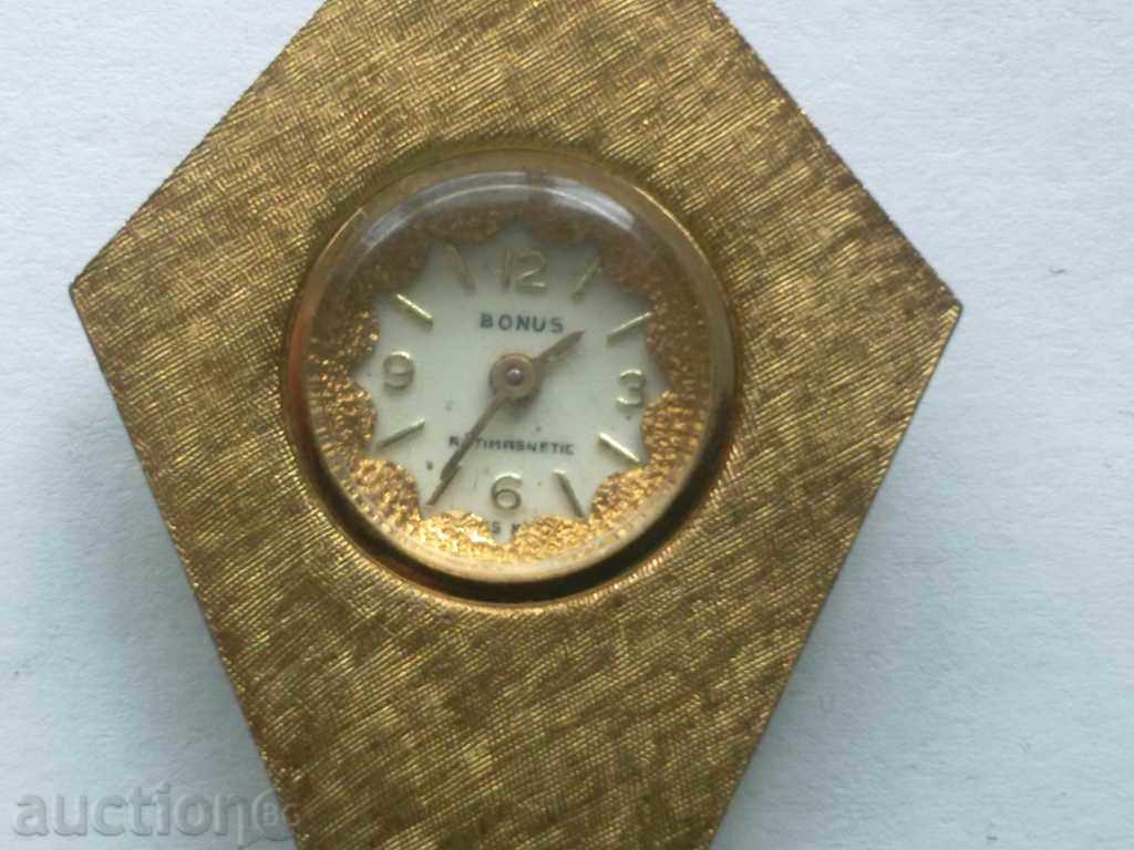 Μπόνους μενταγιόν επίχρυσο ρολόι με τιμή 25.00 BGN | € 12.78 Μπόνους μενταγιόν επίχρυσο ρολόι με τιμή 25.00 BGN | € 12.78