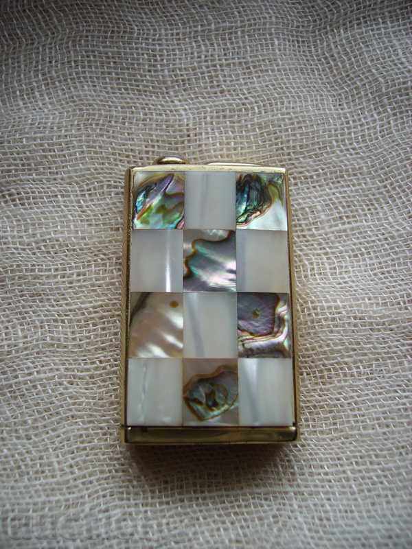 Auction I sell a cigarette lighter perfume Auction I sell a cigarette lighter perfume