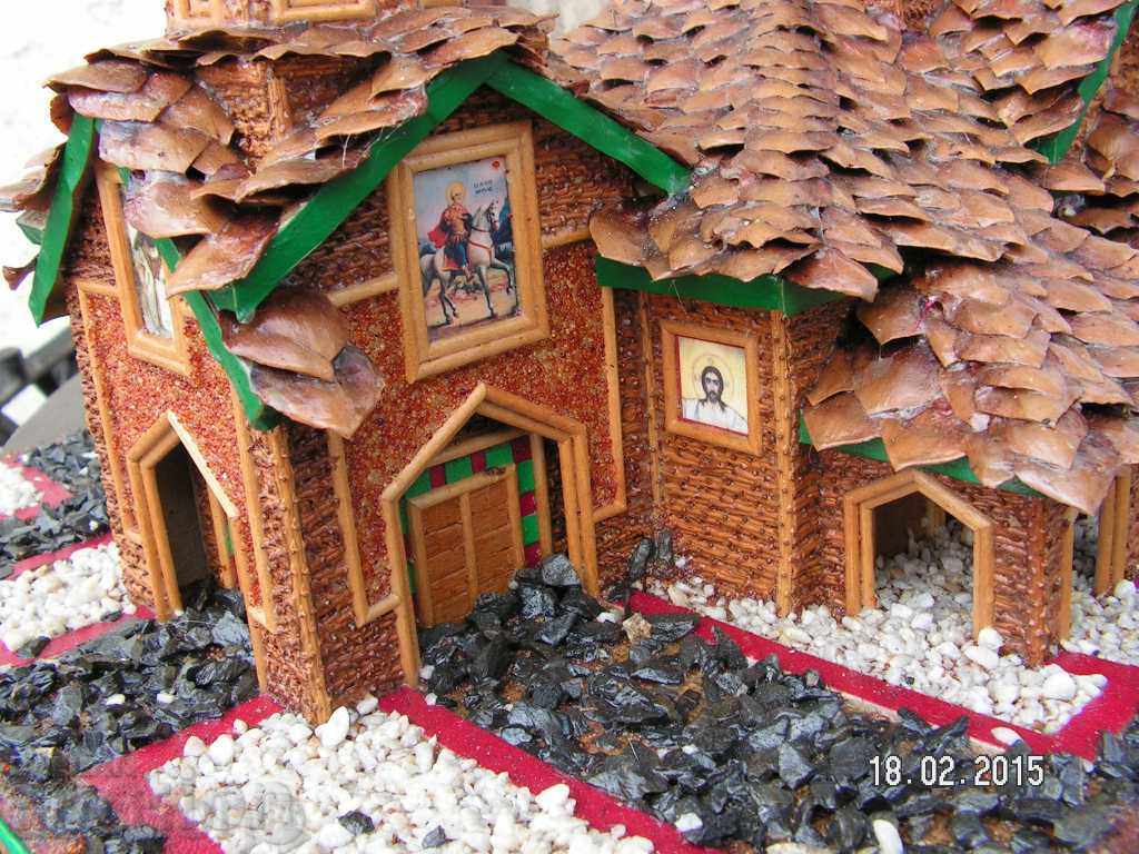 Auction  4855. BEAUTIFUL WOODEN CHURCH MODEL