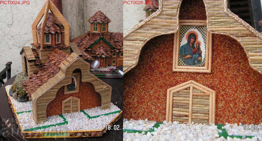 4858. BEAUTIFUL WOODEN CHURCH MODEL - 7 4858. BEAUTIFUL WOODEN CHURCH MODEL - 7