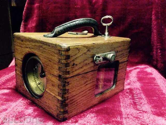 Φορητός ΧΡΟΝΟΓΡΑΦΟΣ για καταγραφή χρόνου πτήσης περιστεριών - 1939 με τιμή € 490.00 | 958.36 BGN