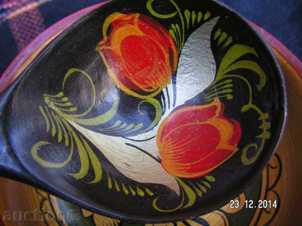 Delivery of 4562. OLD RUSSIAN DRESSED WOODEN WOOD AND CUP USSR Delivery of 4562. OLD RUSSIAN DRESSED WOODEN WOOD AND CUP USSR