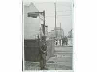 Trimite o felicitare - Berlin - Wall - Checkpoint Charlie în 1961