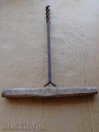 An old primitive crunch, a drill, a screwdriver with price 36.00 BGN | € 18.41