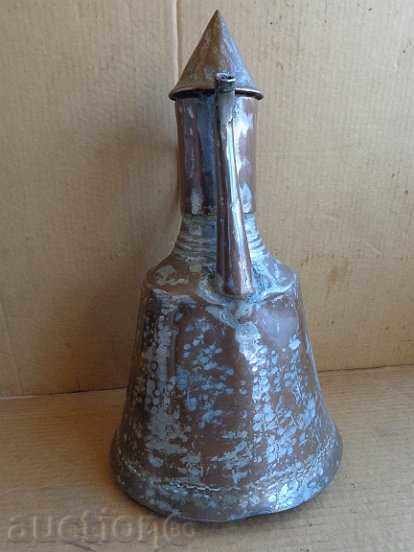 Auction An old copper hibiscus, a baker, a hunter, a renaissance court Auction An old copper hibiscus, a baker, a hunter, a renaissance court