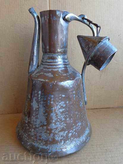 Delivery of An old copper hibiscus, a baker, a hunter, a renaissance court Delivery of An old copper hibiscus, a baker, a hunter, a renaissance court