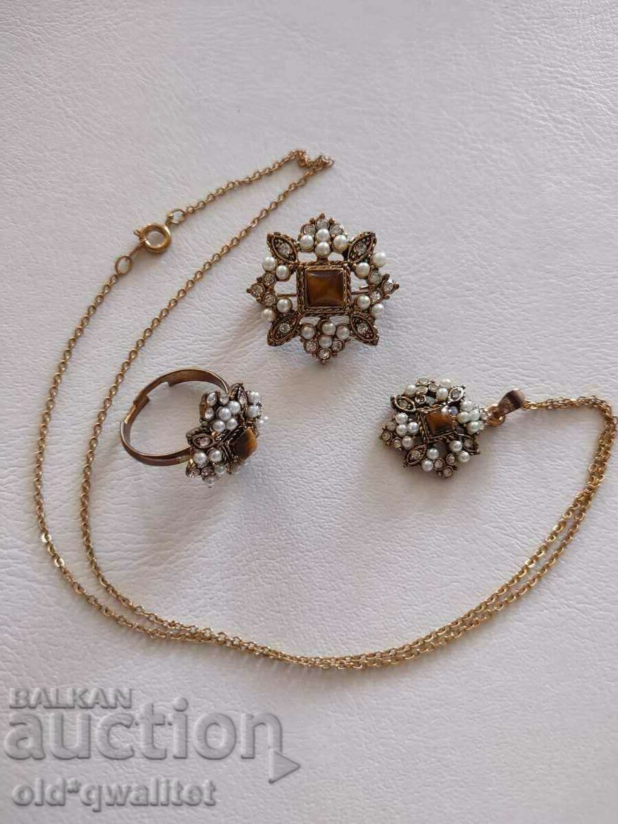 ΚΟΛΙΕ, Δαχτυλίδι, Καρφίτσα, σετ από τη δεκαετία του 1970 με μάτι τίγρης με τιμή 127.00 BGN | € 64.93 ΚΟΛΙΕ, Δαχτυλίδι, Καρφίτσα, σετ από τη δεκαετία του 1970 με μάτι τίγρης με τιμή 127.00 BGN | € 64.93