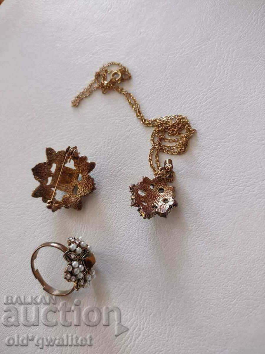 Δημοπρασία ΚΟΛΙΕ, Δαχτυλίδι, Καρφίτσα, σετ από τη δεκαετία του 1970 με μάτι τίγρης Δημοπρασία ΚΟΛΙΕ, Δαχτυλίδι, Καρφίτσα, σετ από τη δεκαετία του 1970 με μάτι τίγρης