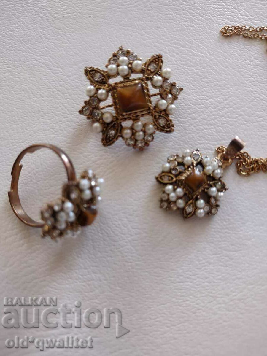 Colier, inel, broșă, set din anii 1970 cu un ochi de tigru