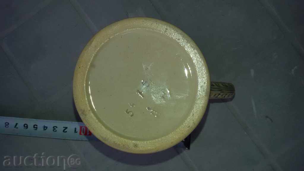 Livrarea cu geamuri din sticlă halbă Livrarea cu geamuri din sticlă halbă