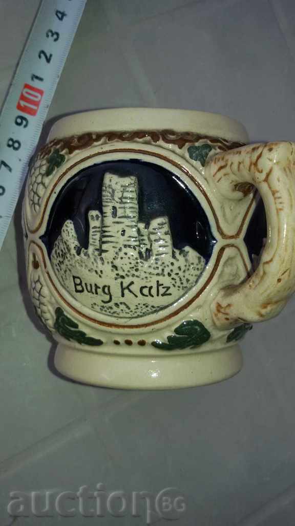 Livrarea cu geamuri din sticlă halbă Livrarea cu geamuri din sticlă halbă