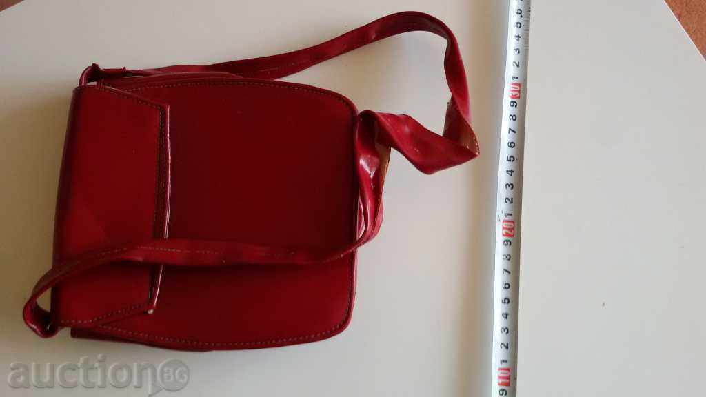 Licitație Geantă veche lăcuită retro vintage Licitație Geantă veche lăcuită retro vintage