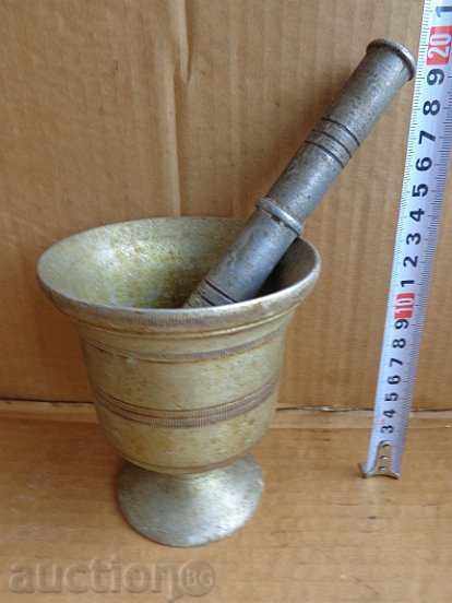 Old aluminum mortar, hammer, mortar with price 39.00 BGN | € 19.94 Old aluminum mortar, hammer, mortar with price 39.00 BGN | € 19.94