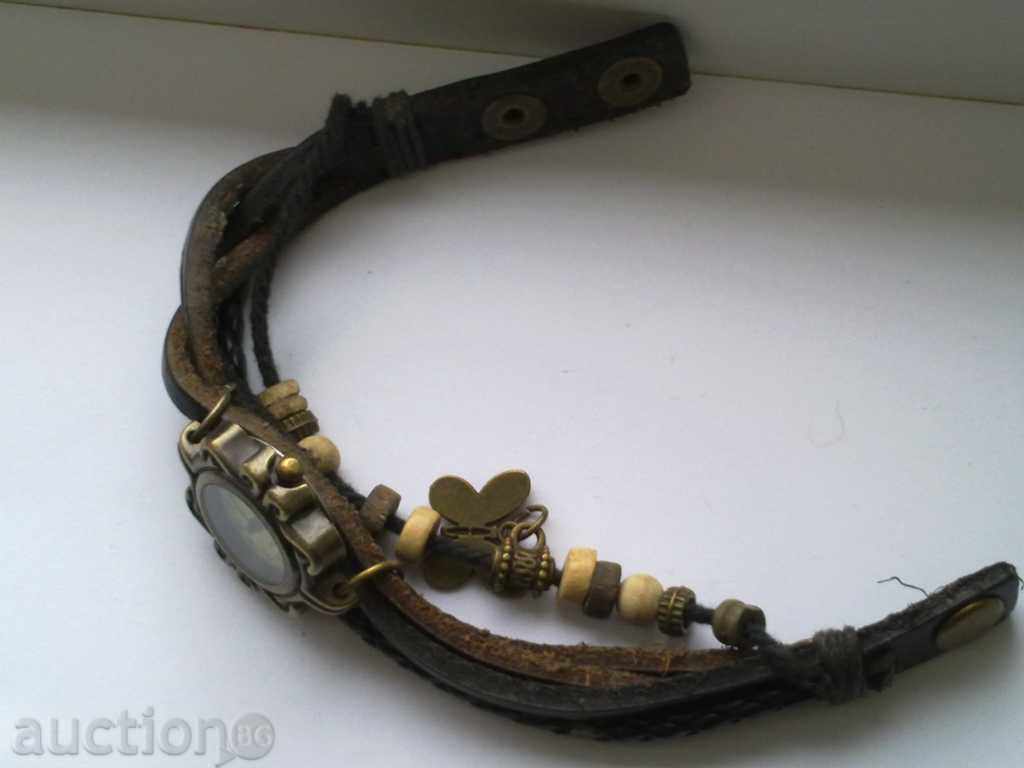 Clock with price 5.00 BGN | € 2.56 Clock with price 5.00 BGN | € 2.56