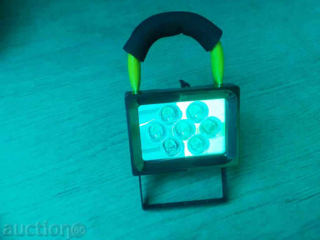 Δημοπρασία Κινητό πιστόλι με 7 LED ισχύος 10 W .Lampa μπανιέρα