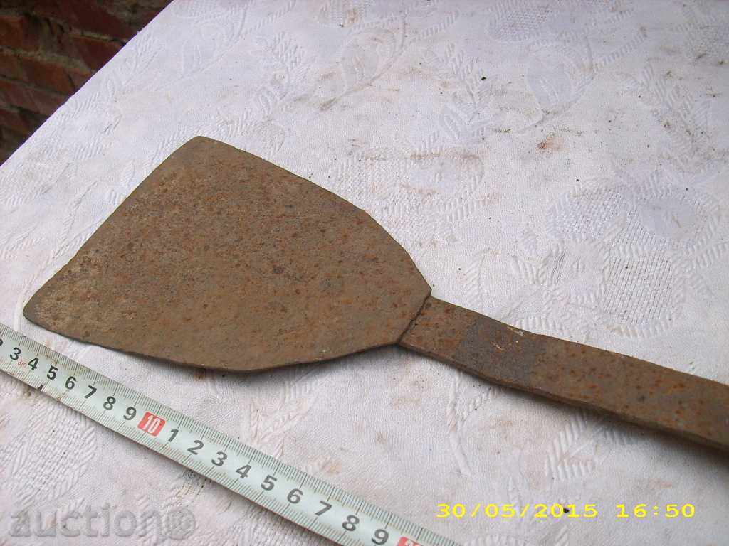 Auction OLD HANGING LOOP, PAPER, HANGING Auction OLD HANGING LOOP, PAPER, HANGING